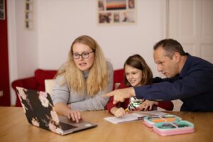 Read more about the article Do You Need an All‑in‑One Curriculum? Pros and Cons